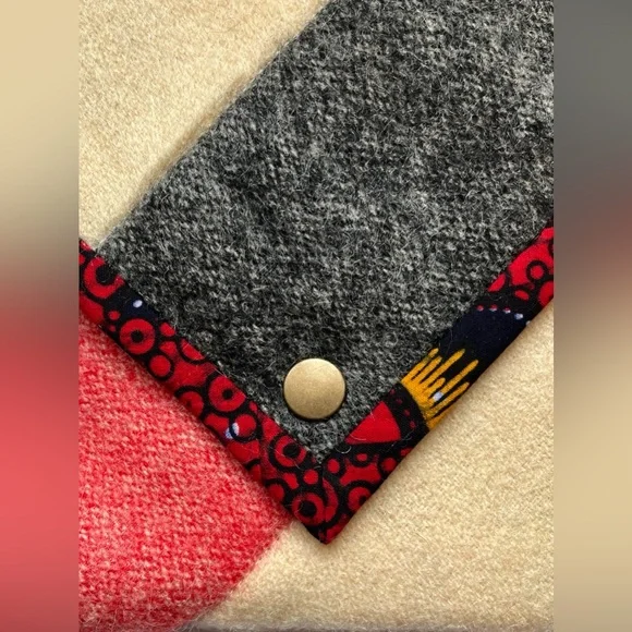 HBC stripes envelope clutch, reworked from vintage wool blanket, quilted & lined - Picture 4 of 13